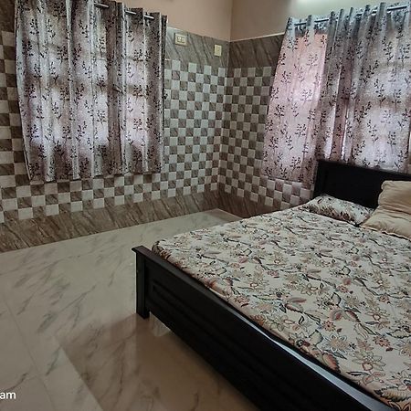 Selvams Home Stay Tiruchchendūr Extérieur photo